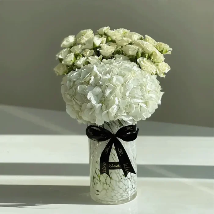 The Elegant Vase - White