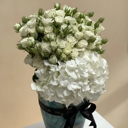 Elegant Vase - White