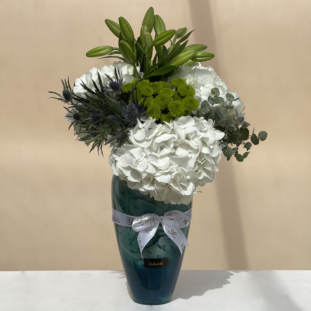 Elegant Vase - White