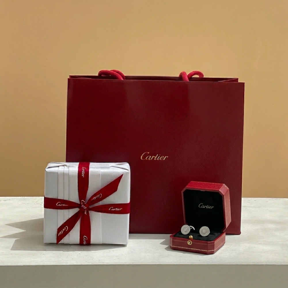Gemini_Generated_Image_2059ck2059ck2059 (1) أزرار كمّ "دوبل سي دو كارتييه" - الصورة 1